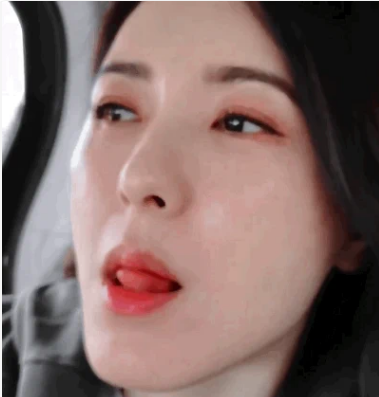大美女曾黎吐舌头太可爱了 颜值真的高